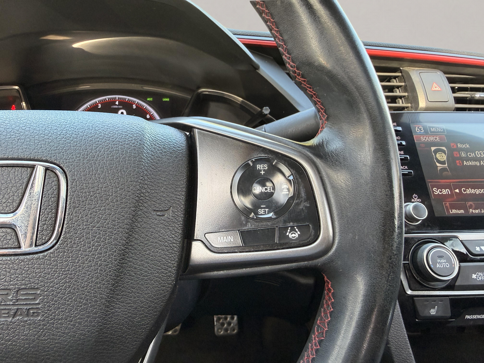 2020 Honda CIVIC Si Sedan — photo 12