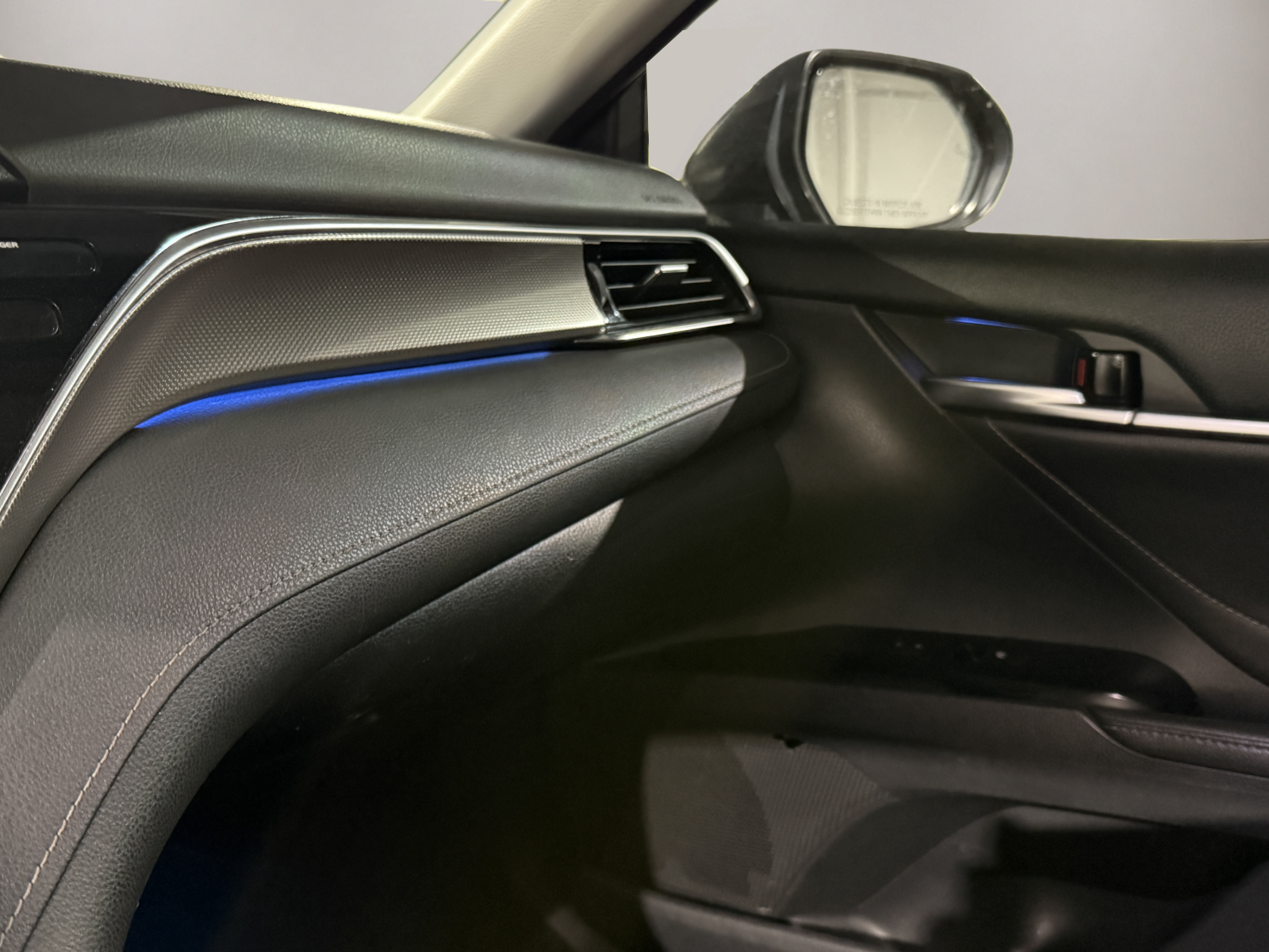 2018 Toyota Camry XSE — photo 22