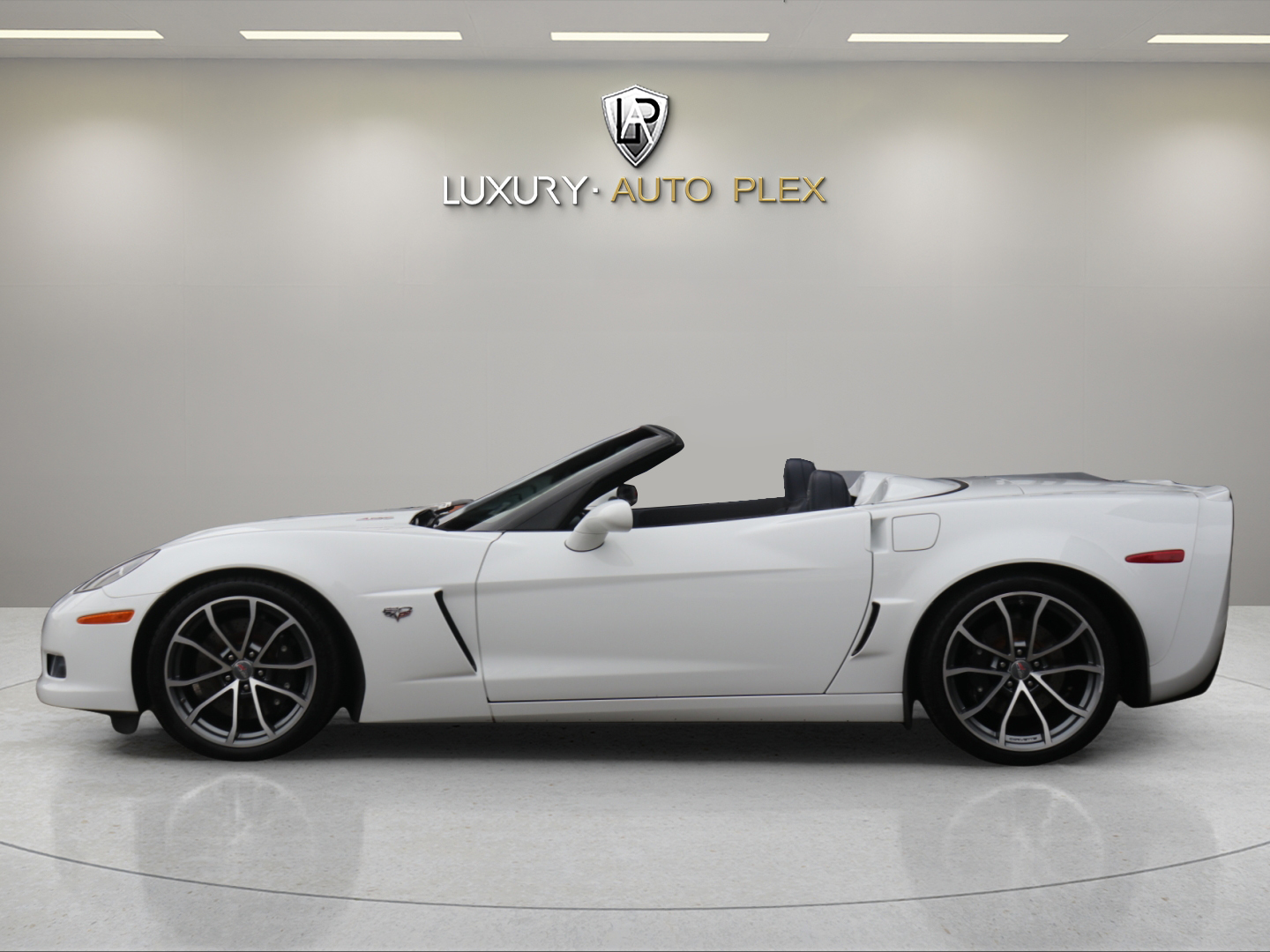 2013 Chevrolet Corvette 427 photo 3