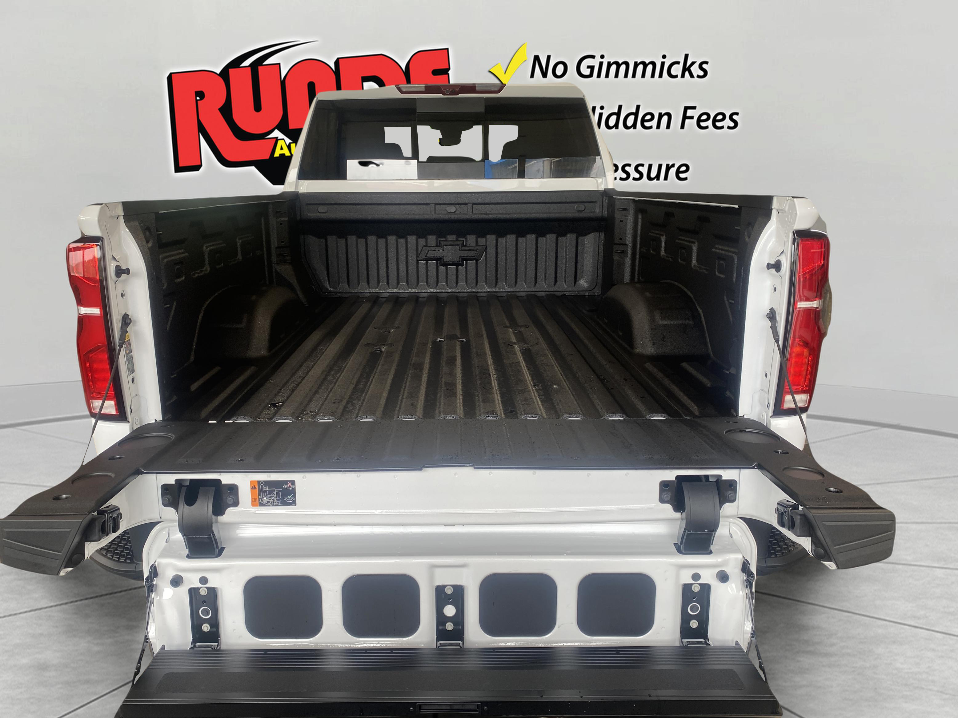 2026 Chevrolet Silverado 2500 HD ZR2 - Photo 9
