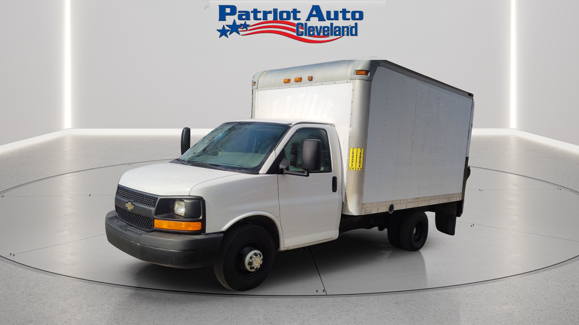 2012 Chevrolet Express's photo